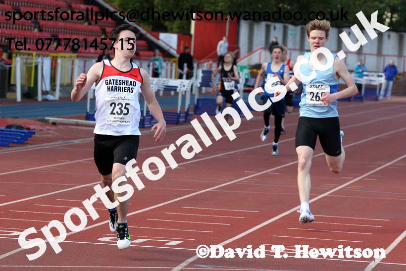 Boys under-15s 300 metres, North Eastern Track and Field Champs, Gateshead Stadium. Photo: David T. Hewitson/Sports for All Pics